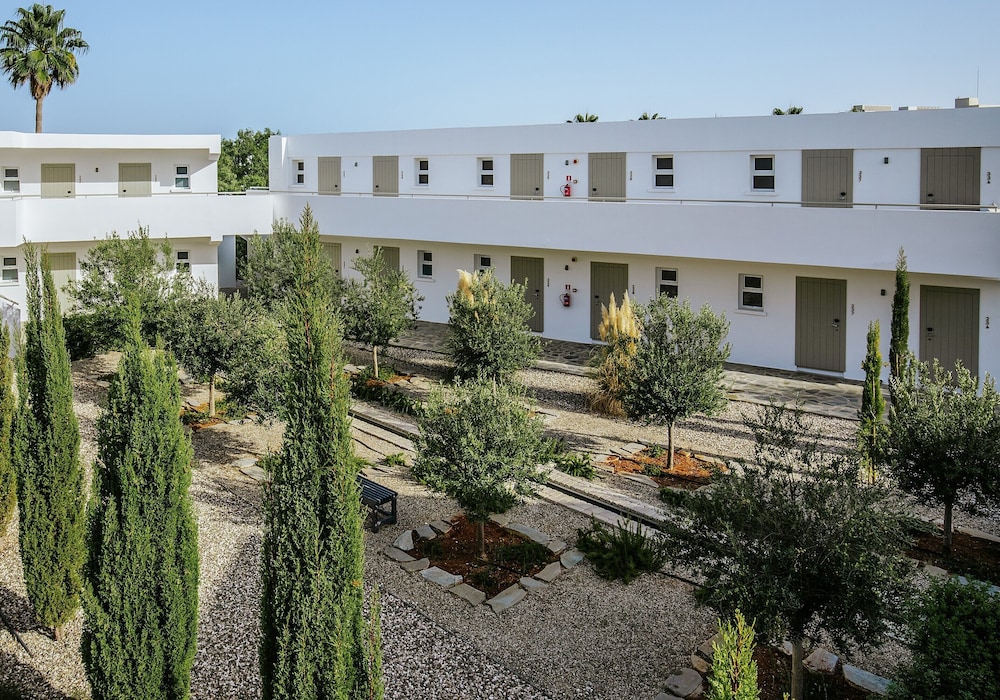 Standard Room, Garden View - Photo 8