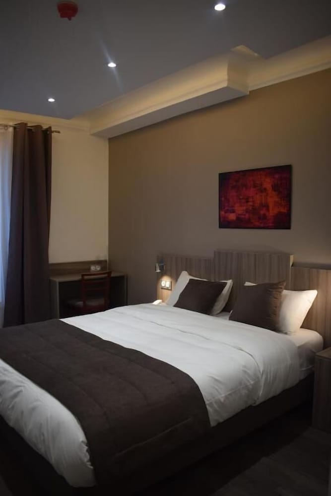 Standard Triple Room, Non Smoking, Courtyard View photo 1