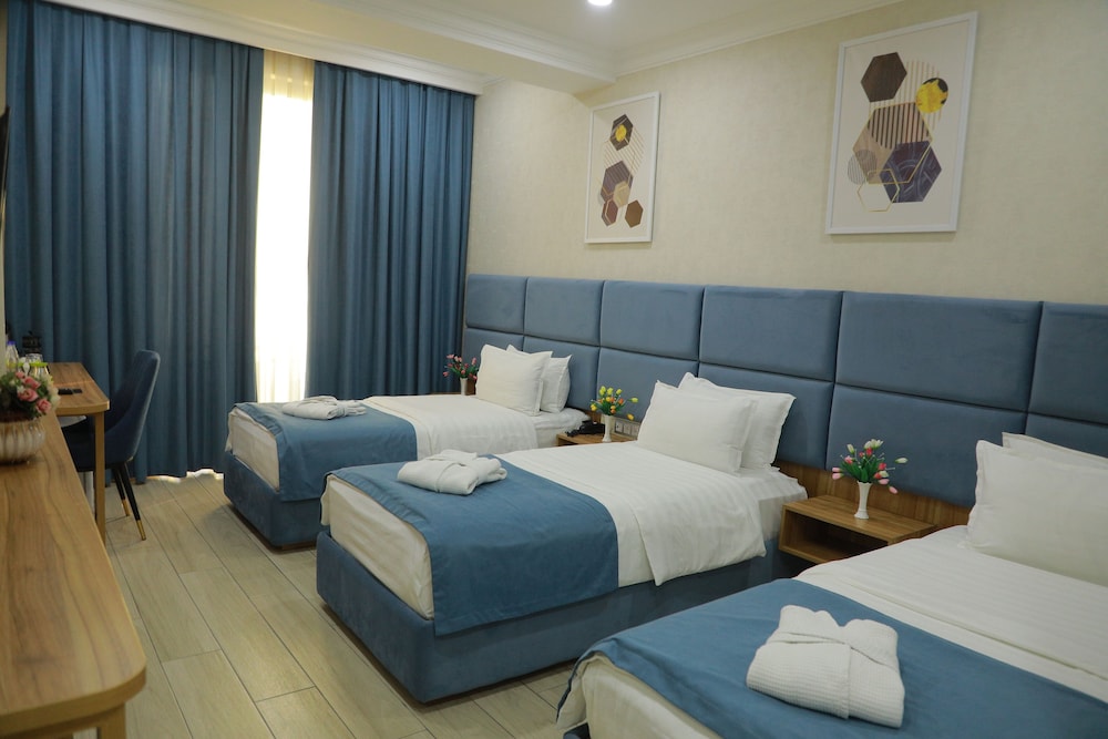 Basic Triple Room photo 1