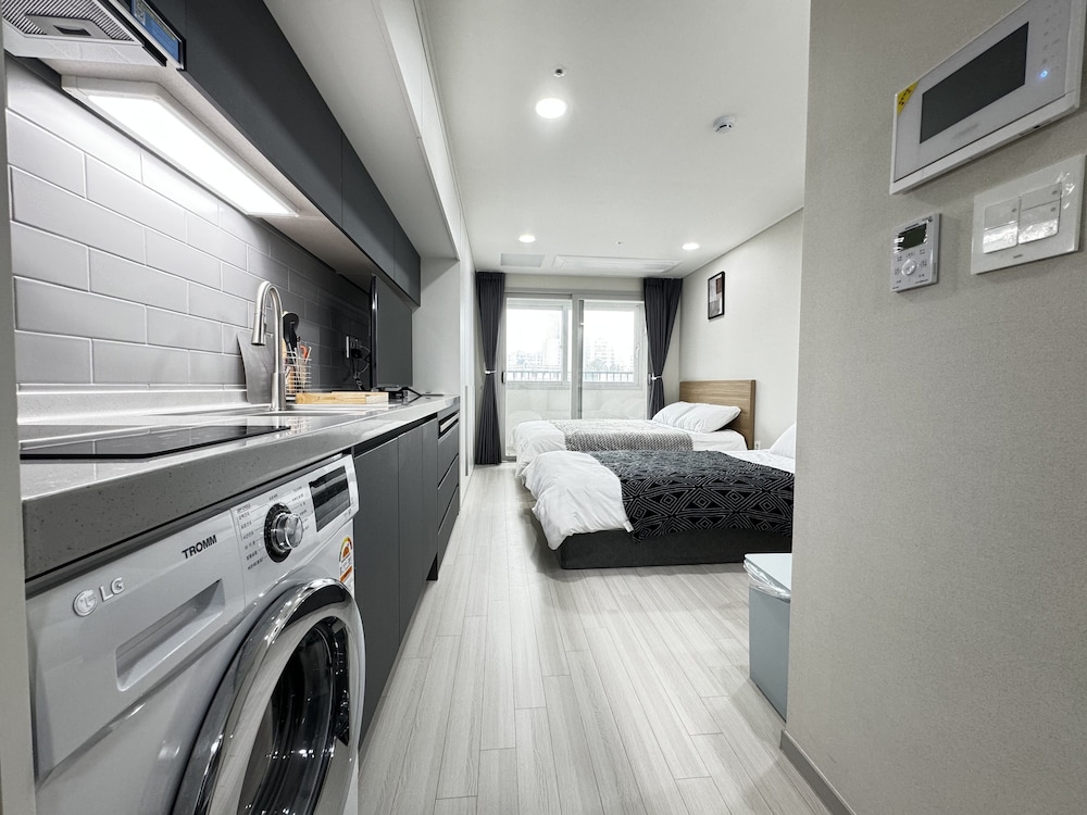 Standard Twin Room - Photo 2