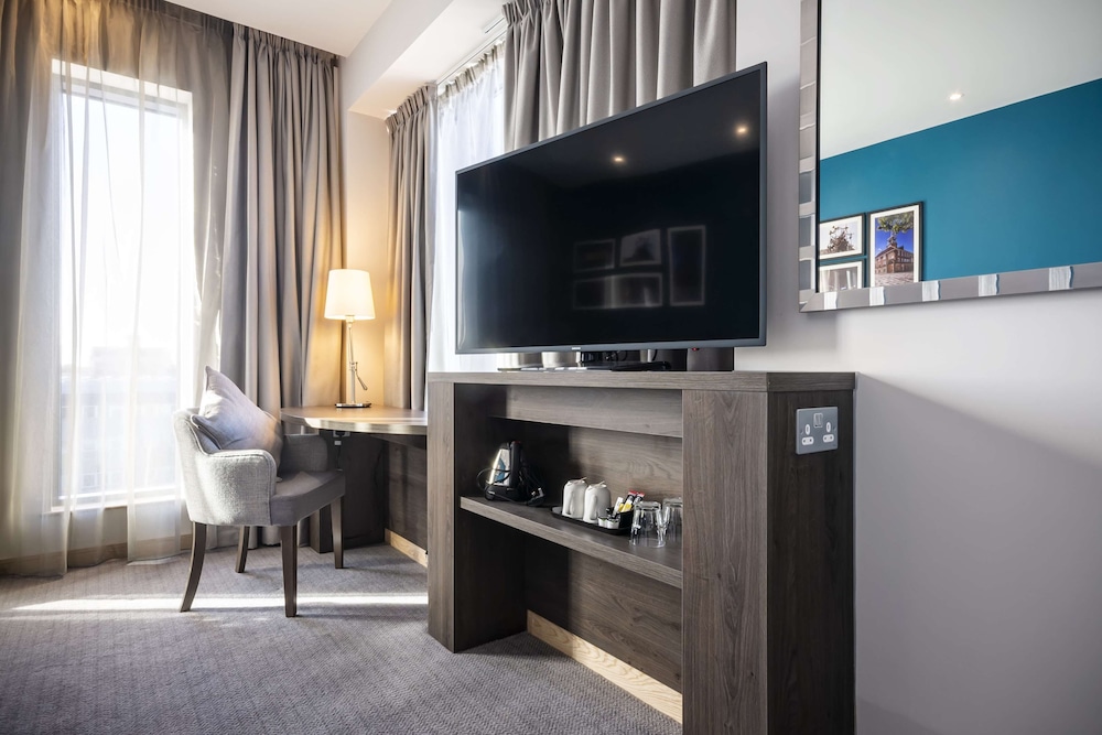 Room, 1 Queen Bed, Accessible photo 1
