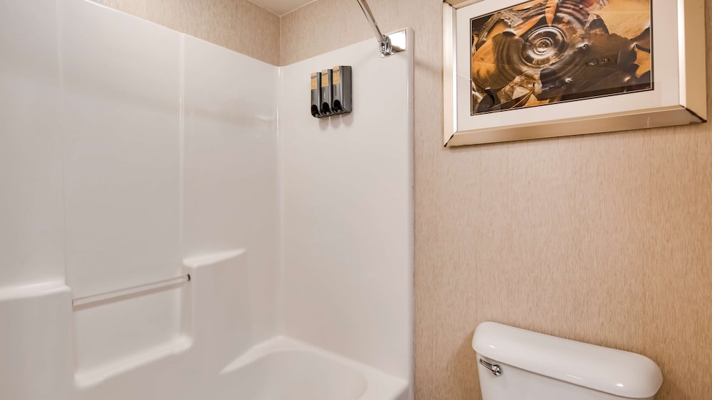 Standard Room, 2 Queen Beds, Refrigerator & Microwave, River View photo 2
