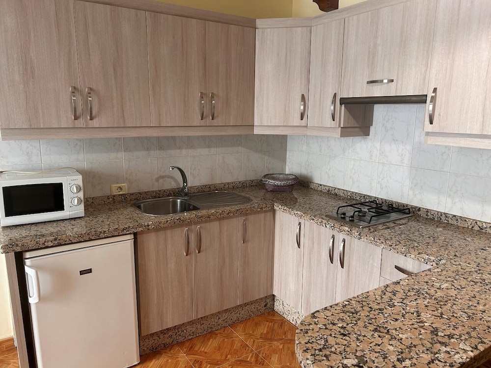 Family Apartment, 1 Bedroom, Kitchenette - Photo 8