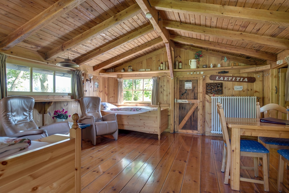 Chalet (1) photo 1