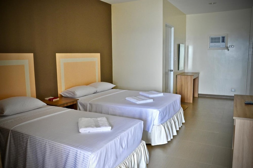 Triple Room with Private Bathroom photo 3
