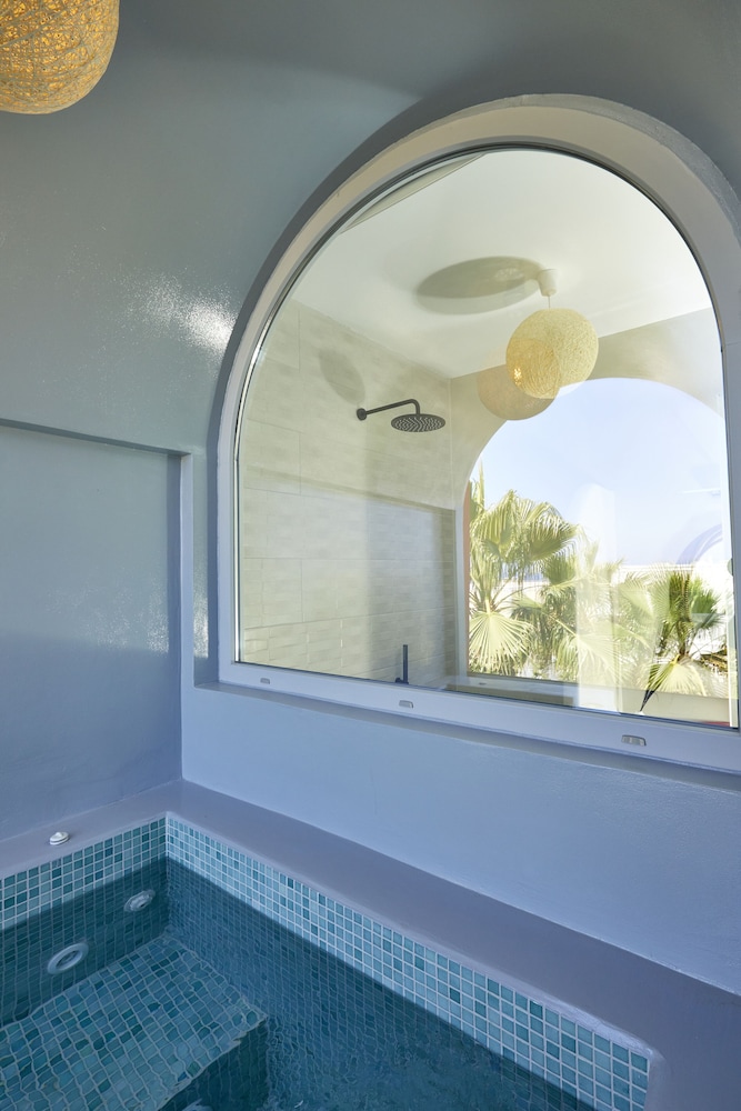 Executive Suite, Hot Tub (Outdoor) - Photo 52