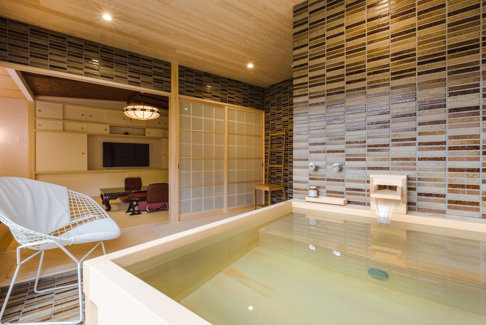 Deluxe Studio, Private Bathroom, Garden Area - Photo 12