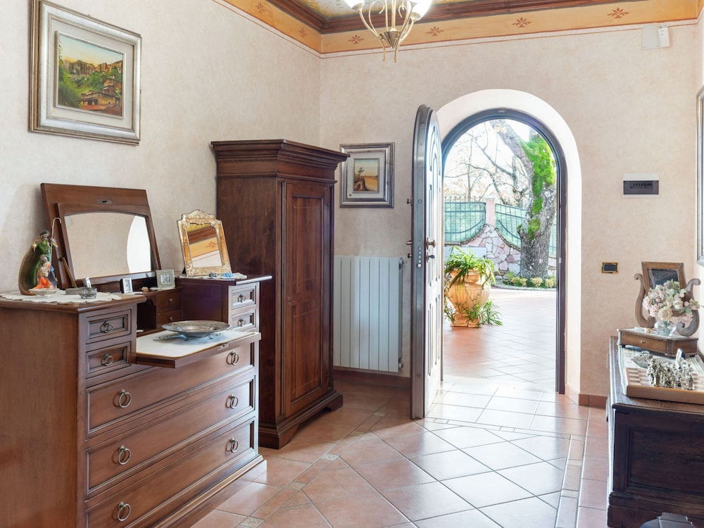 Villa photo 2