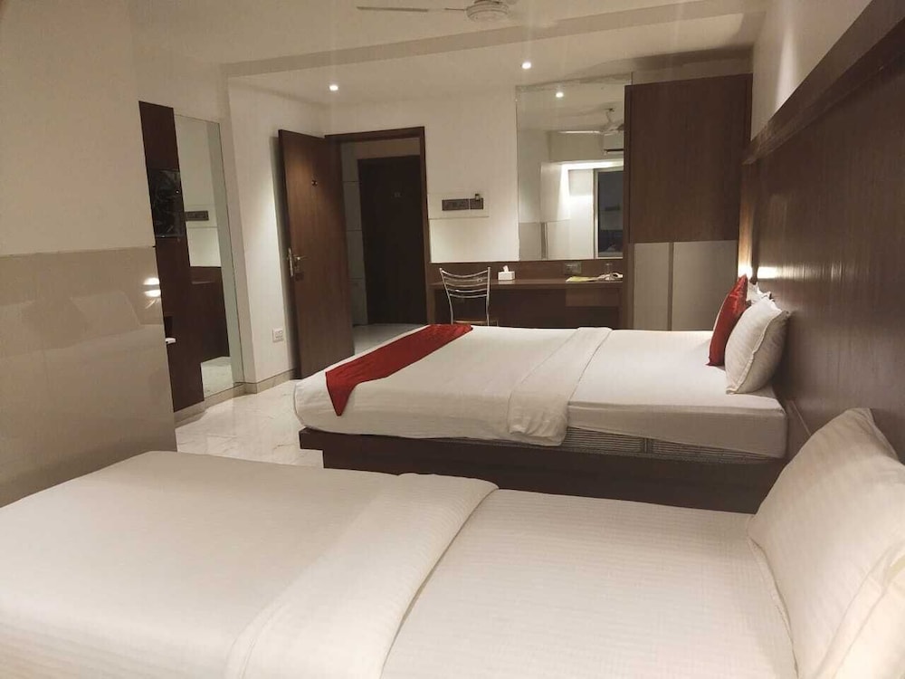 AC Deluxe Room photo 3
