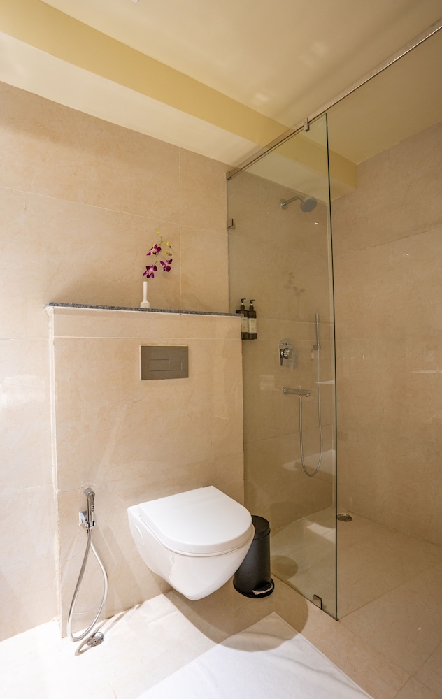 Executive Double Room, Balcony, Sea Facing - Photo 2