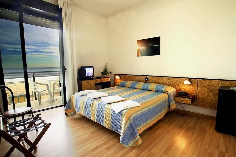 Single Room, Balcony