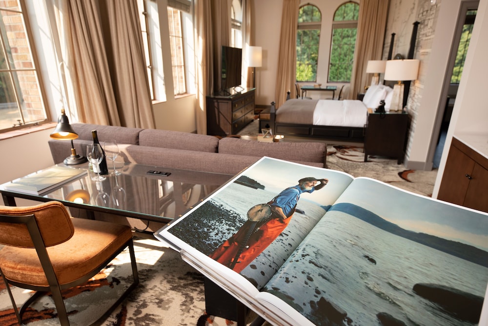 Suite (Daniels) - Photo 3