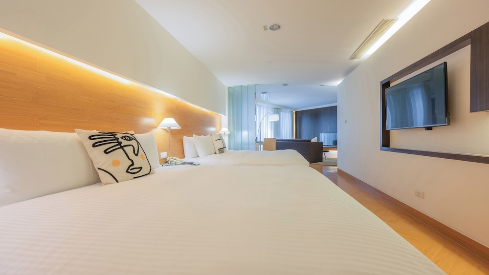 Family Suite, City View - Photo 4