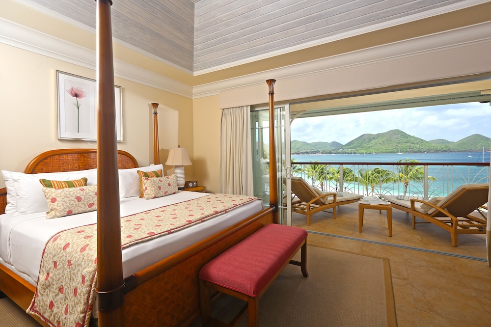 2 Bedroom Butler Beachfront Villa Suite with Plunge Pool