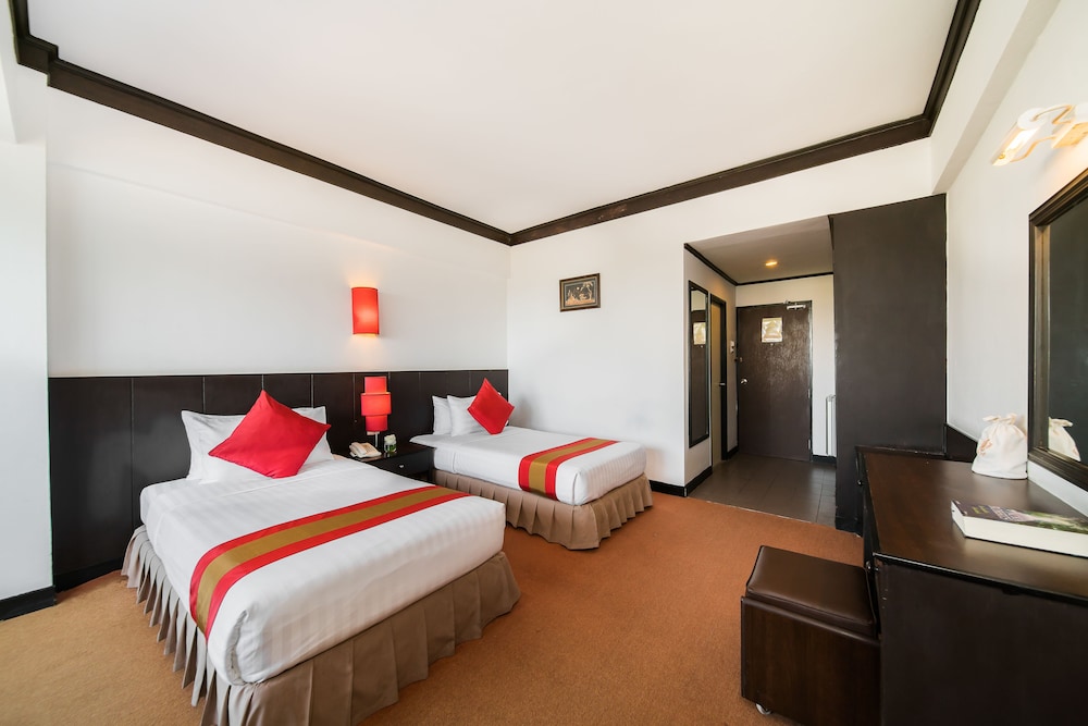 Superior Room, 1 King Bed - Photo 4