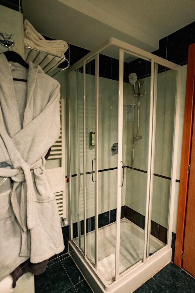 Superior Suite, Mountain View - Photo 9