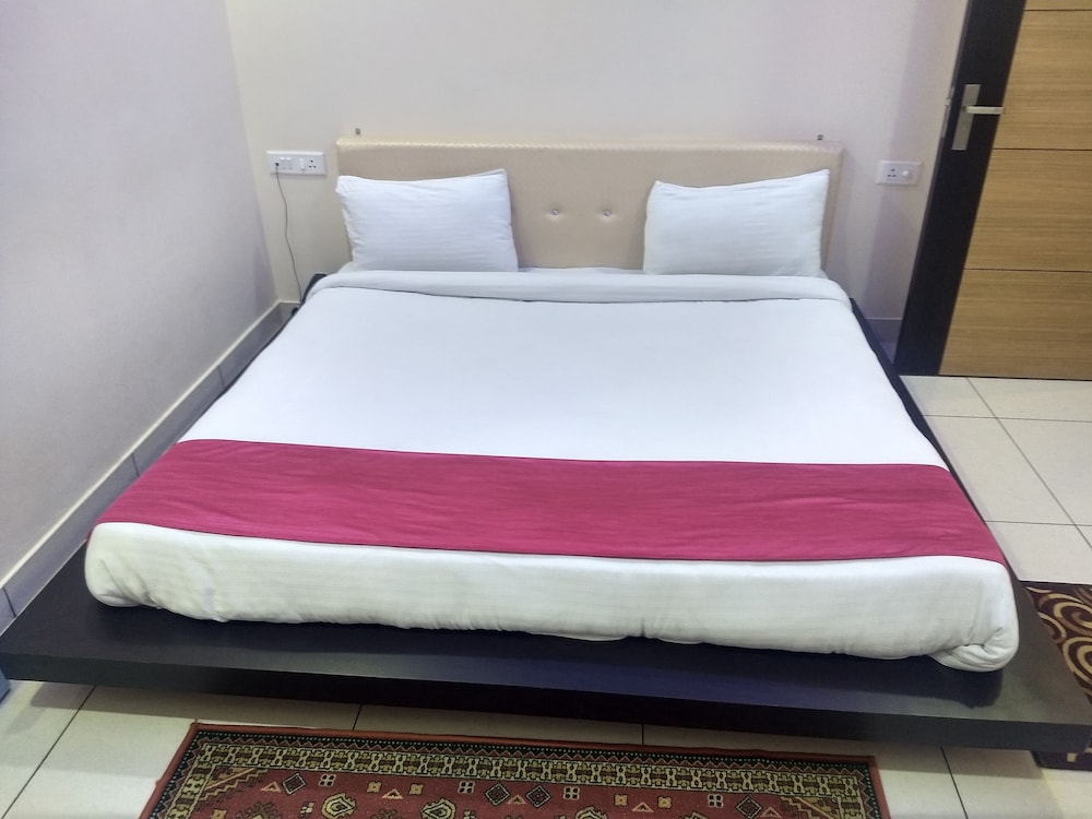 Deluxe Room - Photo 2