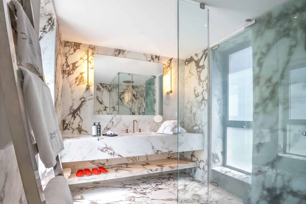 Superior Room, 1 King Bed