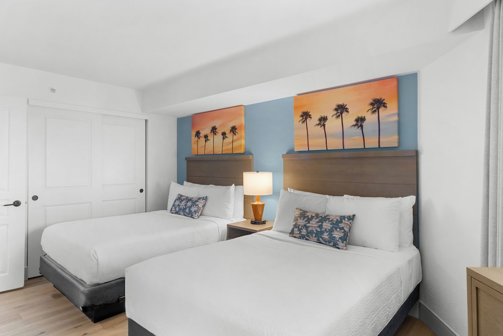 South Tower Angle Ocean View Deluxe Three Bedroom Condo - Photo 2