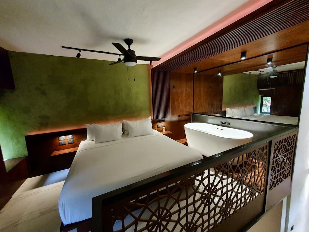 Romantic Room, 1 Bedroom, Pool View, Ground Floor photo 1