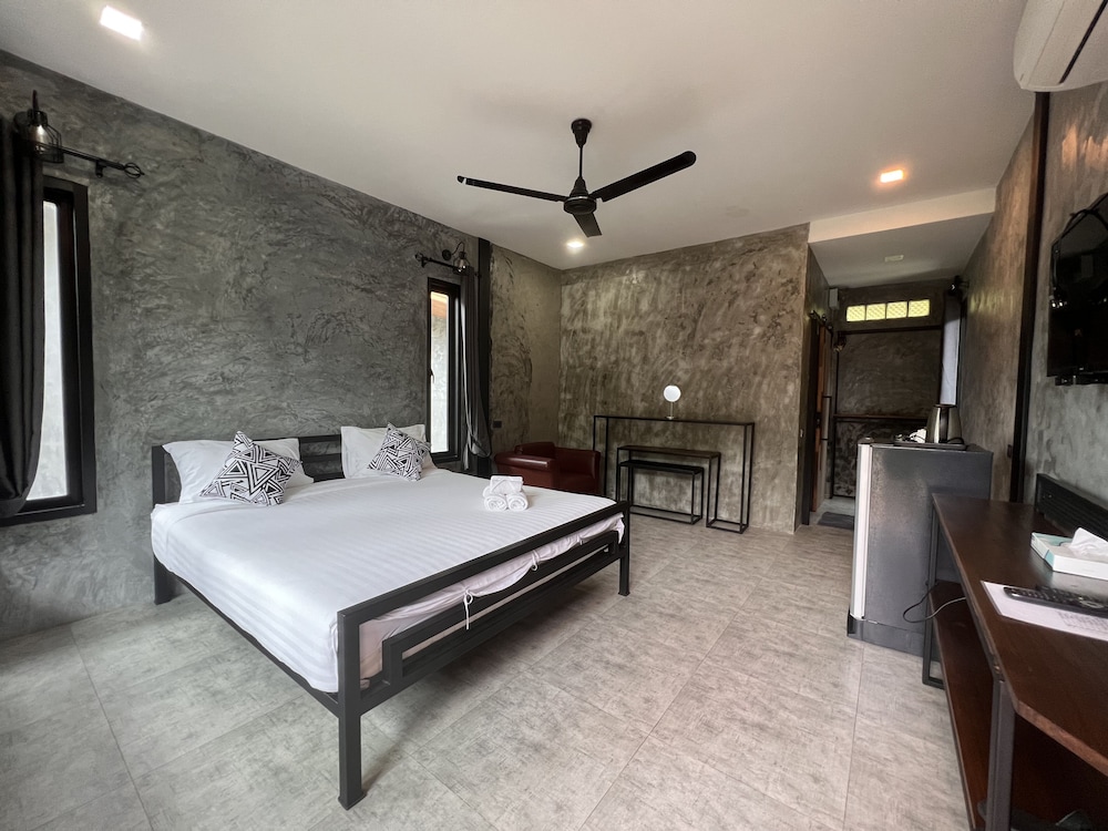 Villa - Photo 1