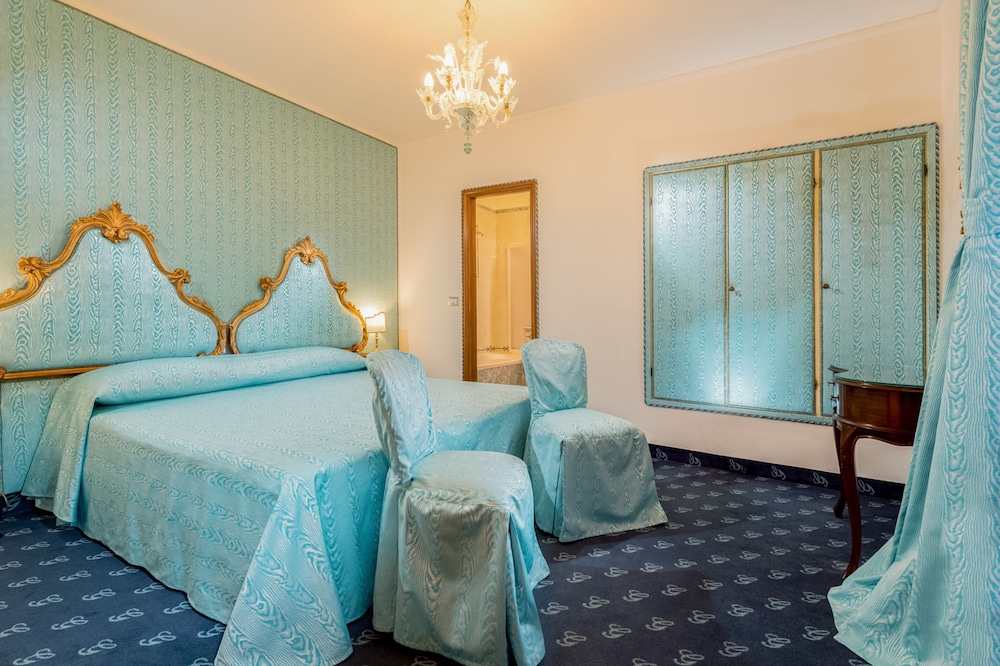 Classic Double or Twin Room