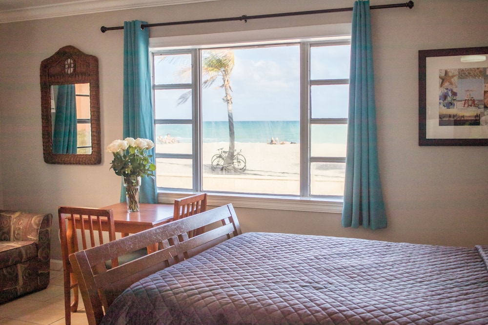 Room, 1 Queen Bed, Oceanfront - Photo 1