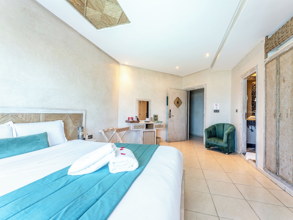 Double Room, Beach View photo 3