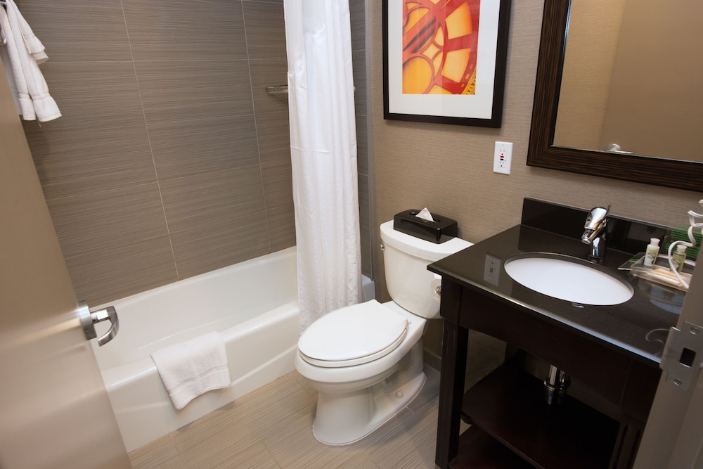 Standard Room, 2 Double Beds (Mid Floor) thumbnail 6