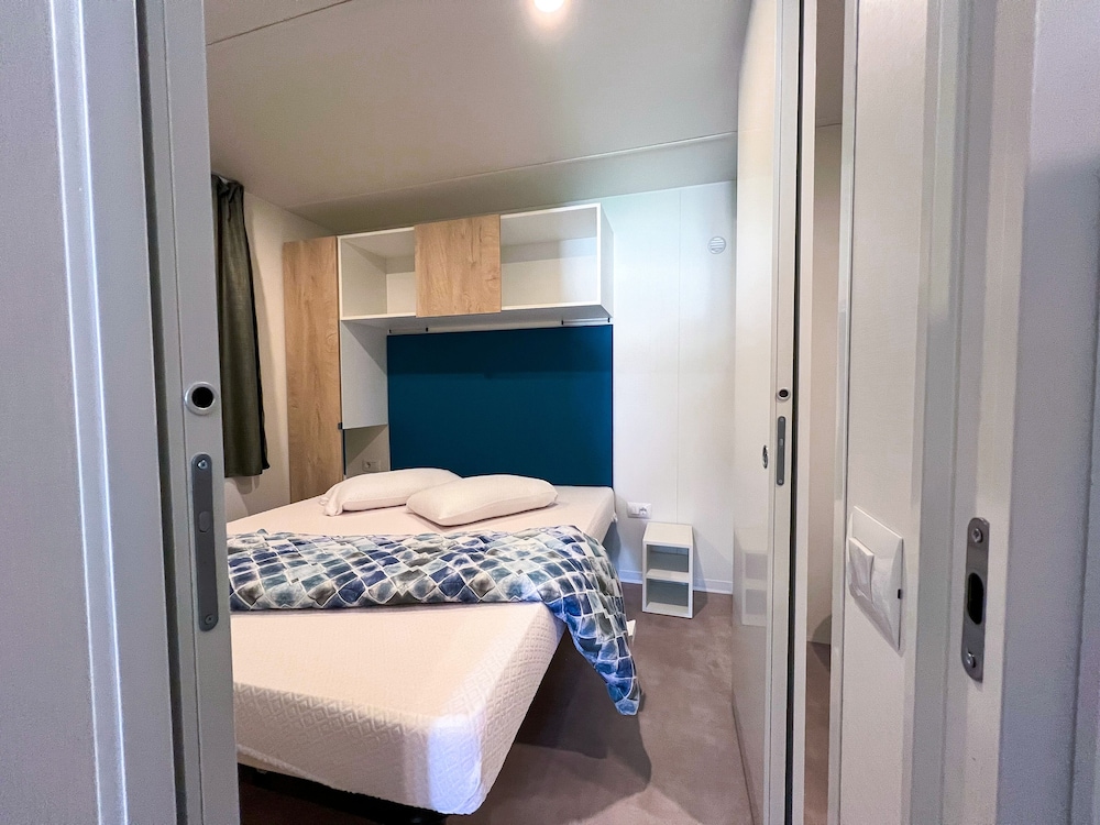Family Mobile Home photo 2