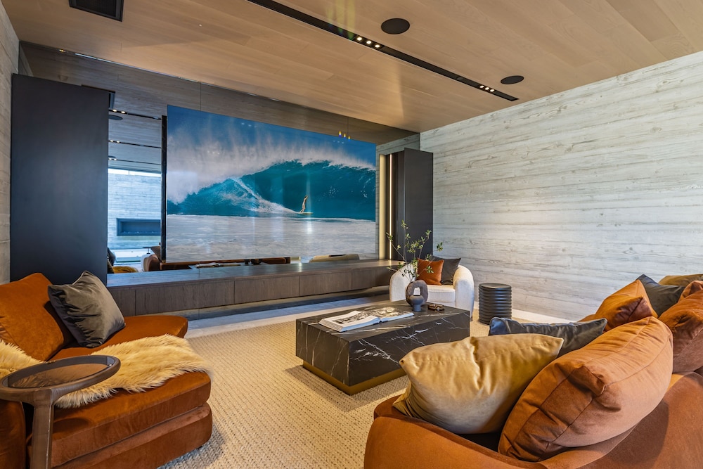 Luxury Villa, Multiple Beds, Pool Access, Ocean View (The Dume Legacy)