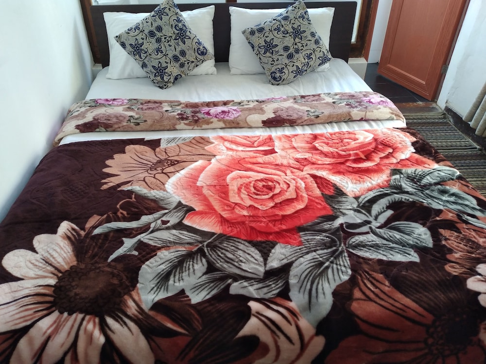 Comfort Double Room, 1 Queen Bed, Partial Lake View (Room No 2)