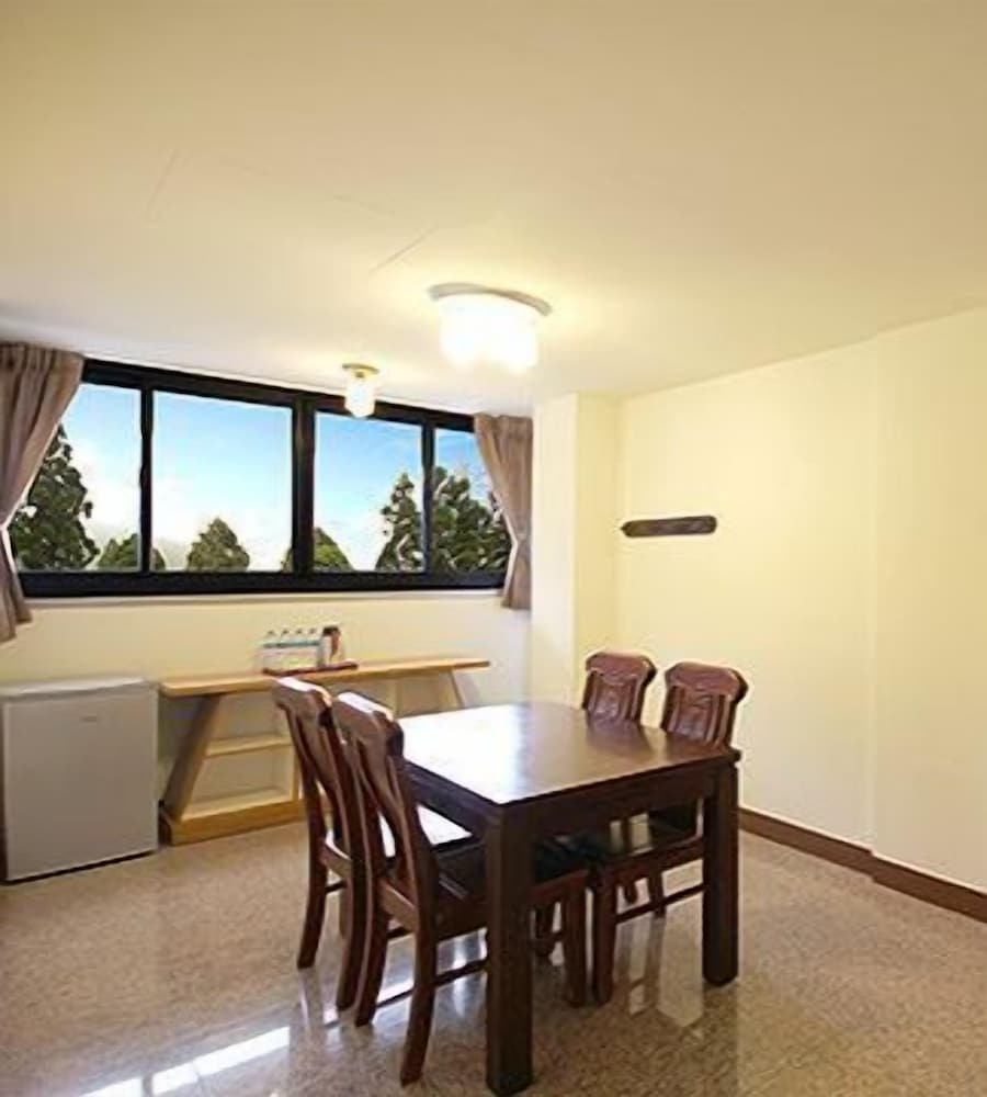 Comfort Quadruple Room, 2 Double Beds, Resort View (M) photo 2