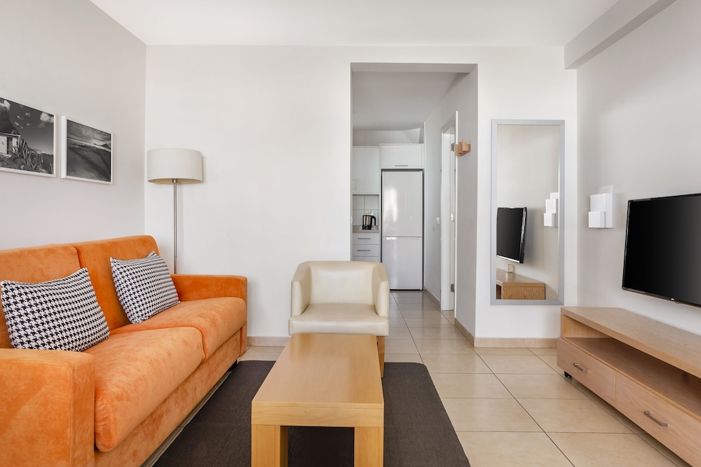 Apartment, 2 Bedrooms - Photo 4