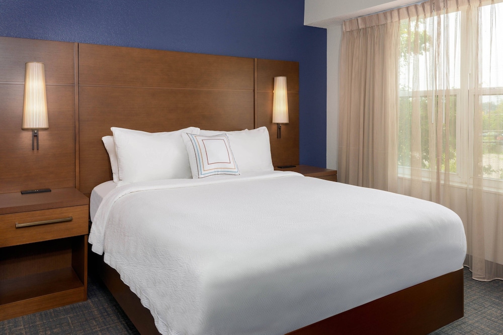 Studio, 1 Queen Bed with Sofa bed (Hearing Accessible) - Photo 2