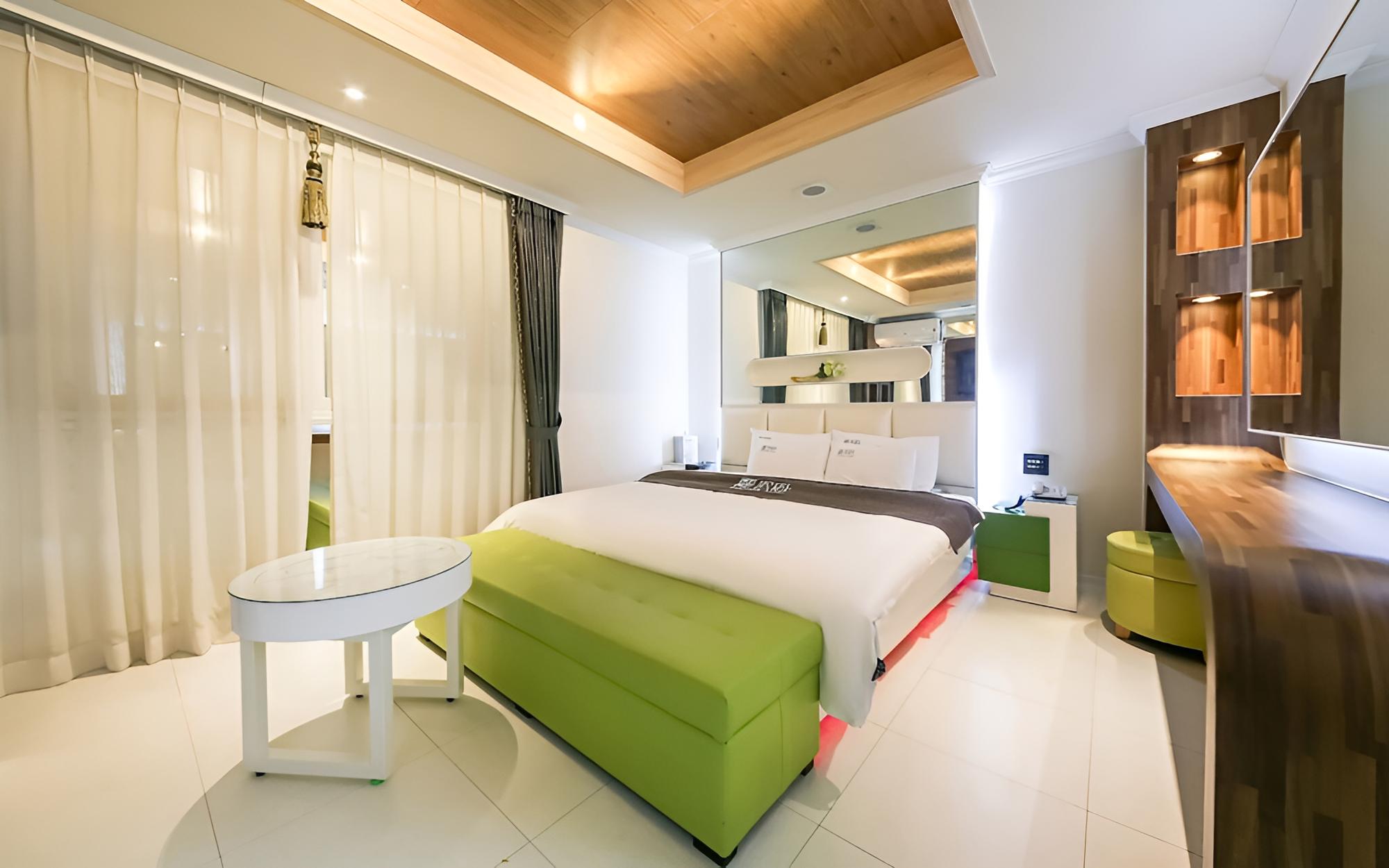 Room (Standard room - same-day special pric) - Photo 1