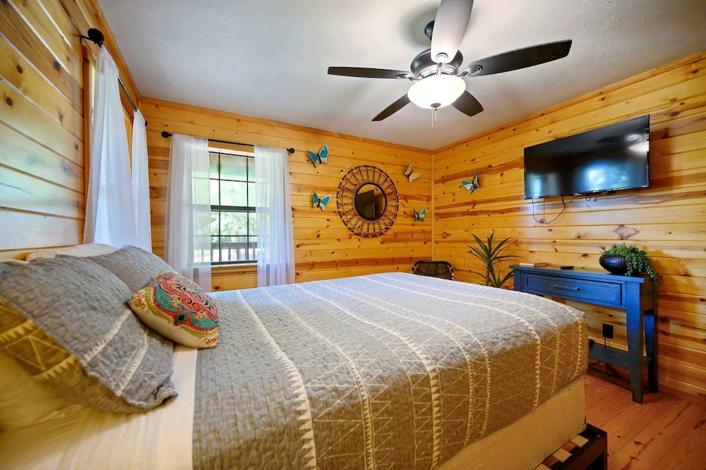 Cabin, Multiple Beds, Hot Tub, Mountain View (Kalo Cabin) photo 1