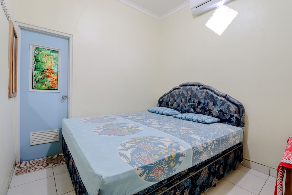 Standard Room With Air Conditioner - Photo 1