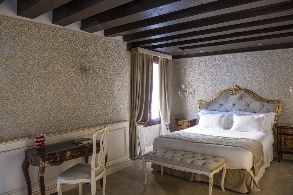 Superior Double or Twin Room - Photo 3