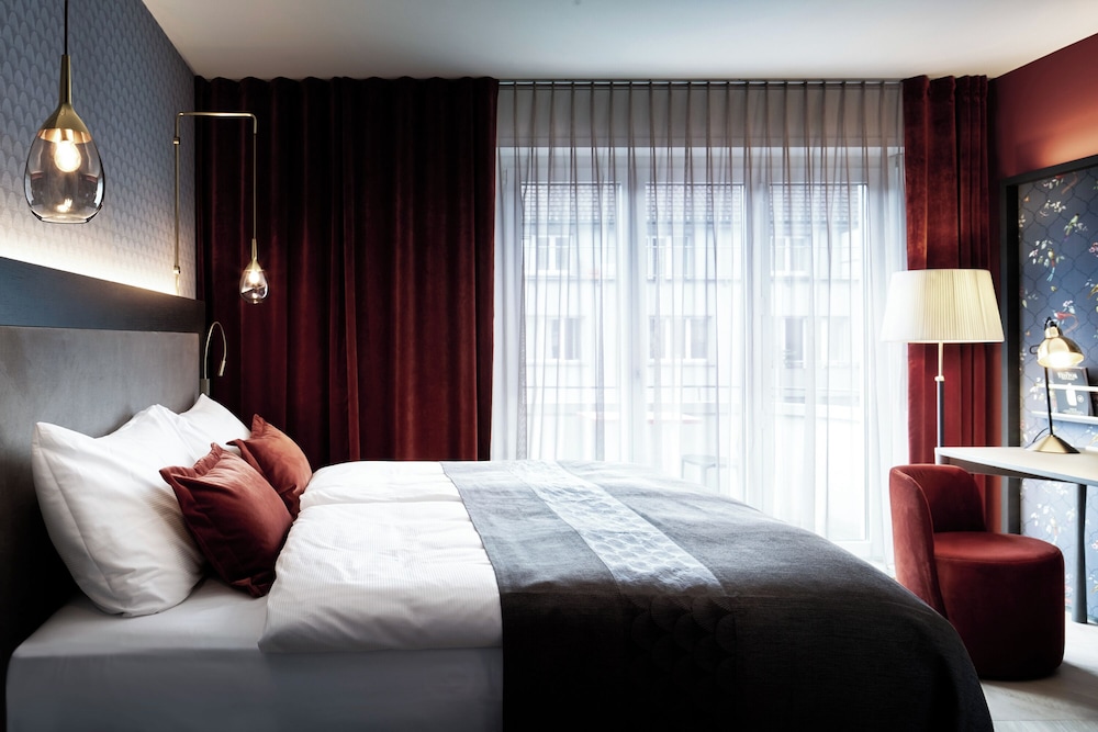 Standard Room, 1 King Bed - Photo 2