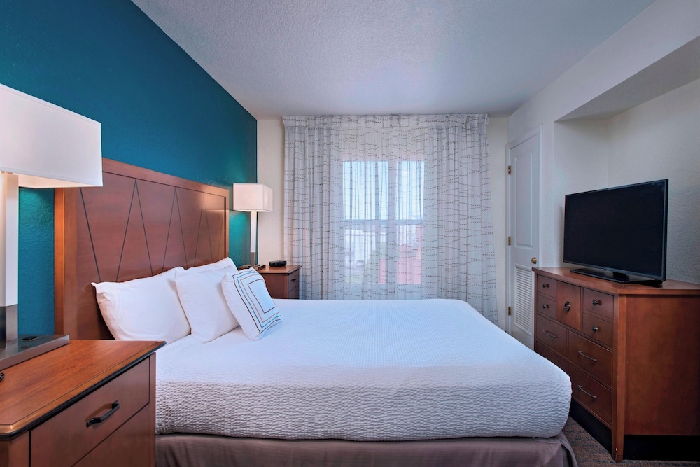 Suite, 1 Bedroom - Photo 3