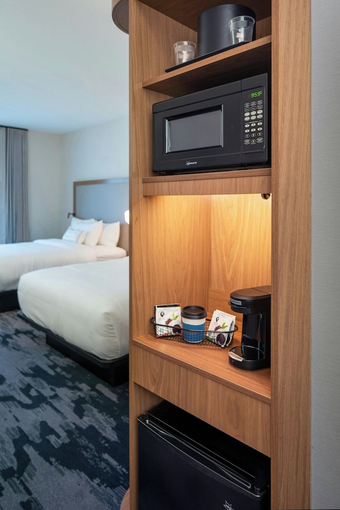 Room, 2 Queen Beds (Mobility Accessible, Roll-in Shower)