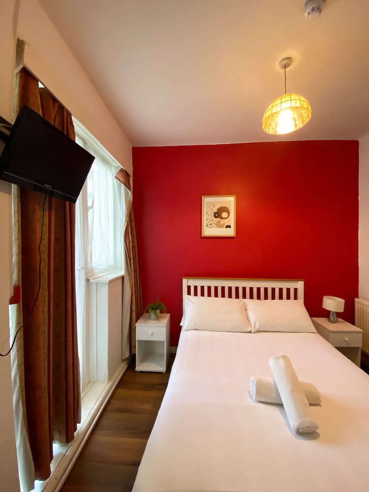 Standard Double Room, Private Bathroom photo 3