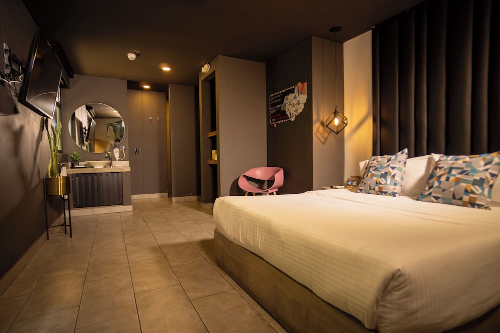 Double Room, 1 Queen Bed photo 2