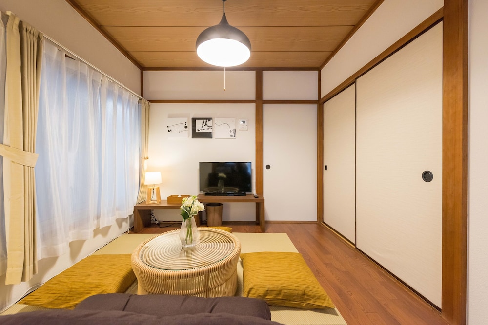 Apartment photo 2