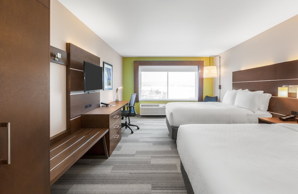 Suite, 2 Queen Beds, Accessible (Communications)