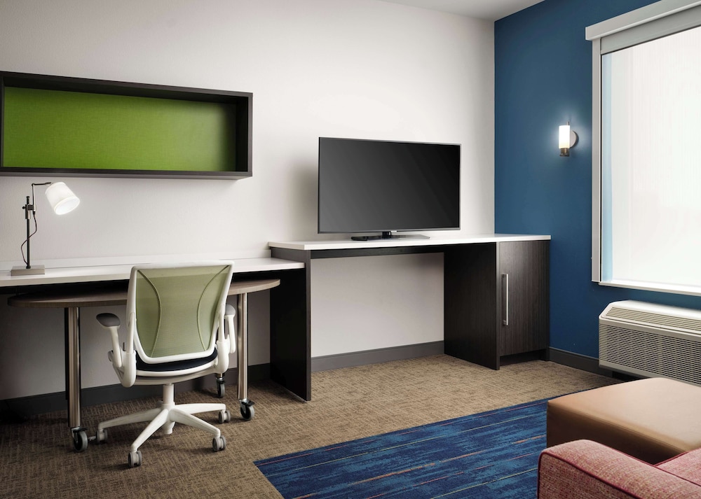 Suite, 2 Queen Beds, Accessible, Non Smoking (Hearing) - Photo 3