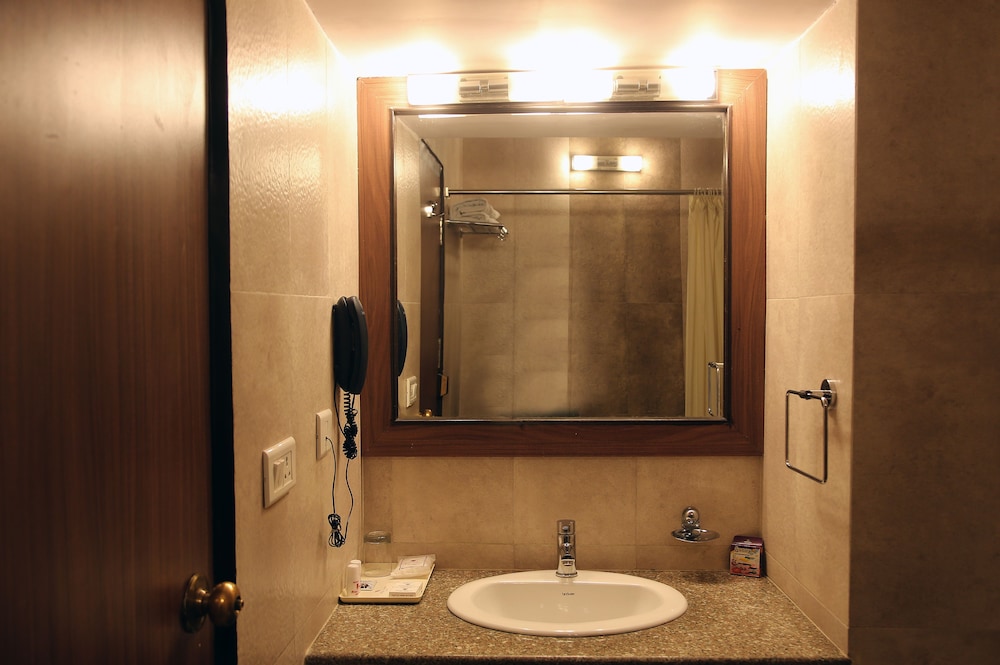 Deluxe Room - Photo 6