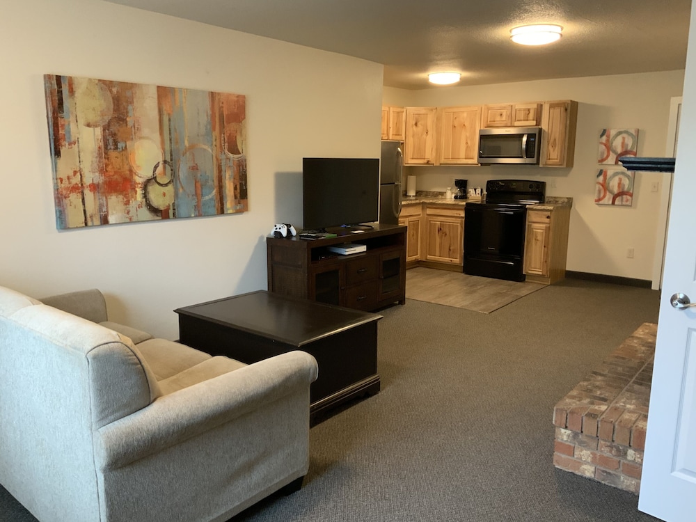 Family Room, 2 Bedrooms