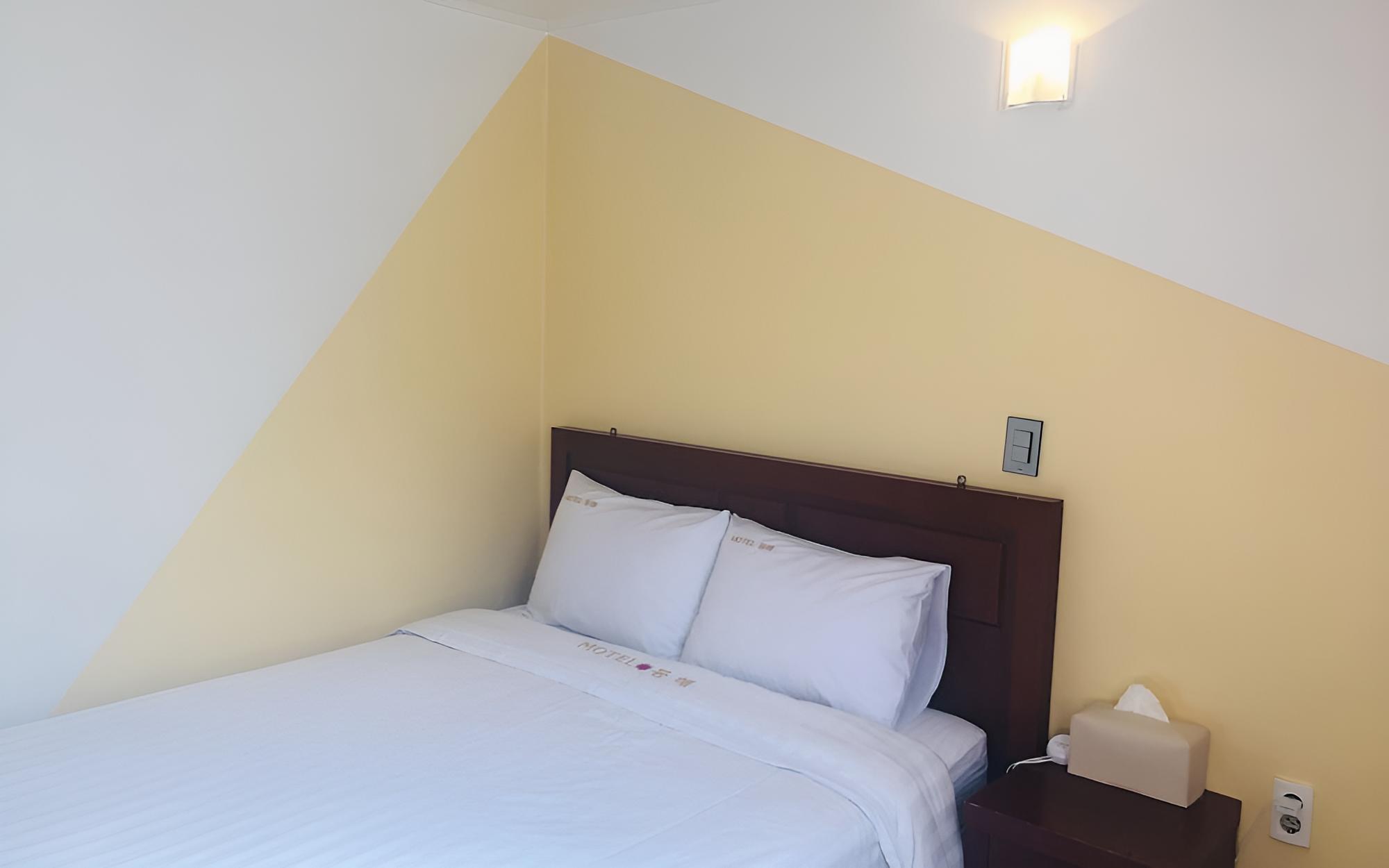 Room (Standard Room) - Photo 34